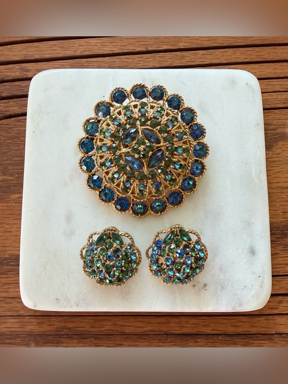 Coro Signed Vintage Multi Stone Gold Tone Brooch & Clip On Earrings!